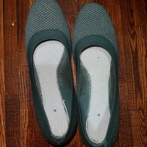 Allbirds flats. Size 10. Succulent color